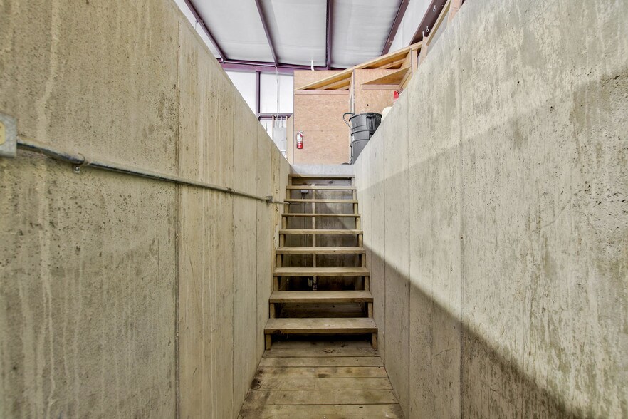 More Photos Of 1919 W Central Ave, El Dorado Warehouse For Lease