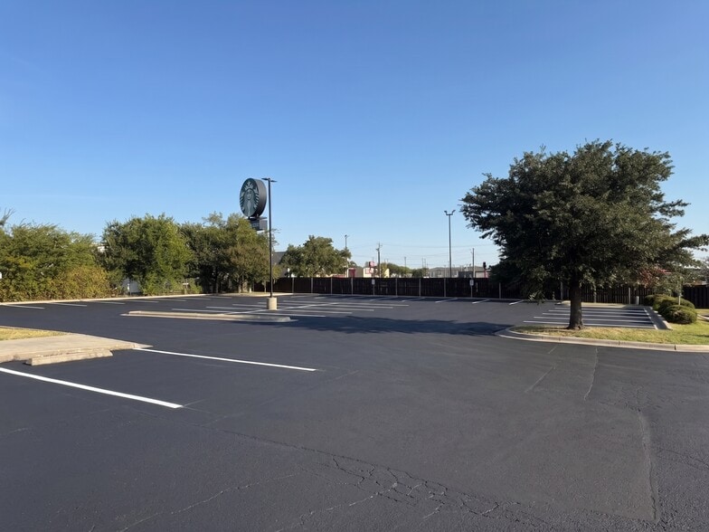More Photos Of 651 N Stemmons St, Sanger Freestanding For Sale