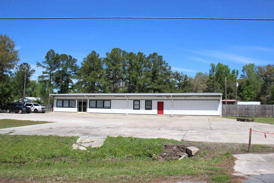 More Photos Of 6523 Harrietts Bluff Rd, Woodbine Freestanding For Sale