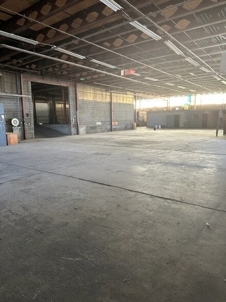 More Photos Of 111 Paterson Plank Rd, Carlstadt Warehouse For Lease