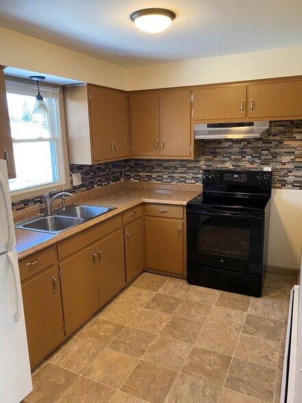 More Photos Of 8479-8481 East Ave, Gasport Apartments For Sale
