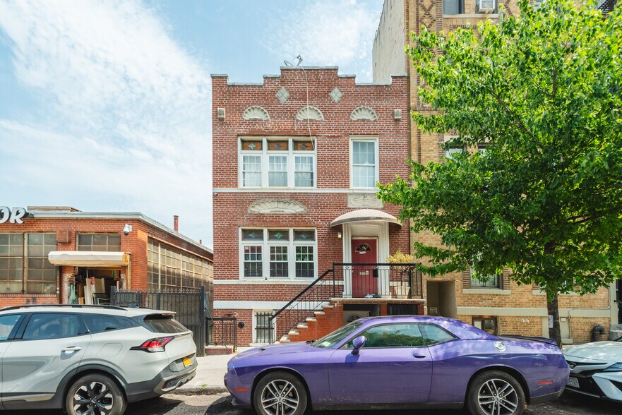 Primary Photo Of 195 30th St, Brooklyn Apartments For Sale