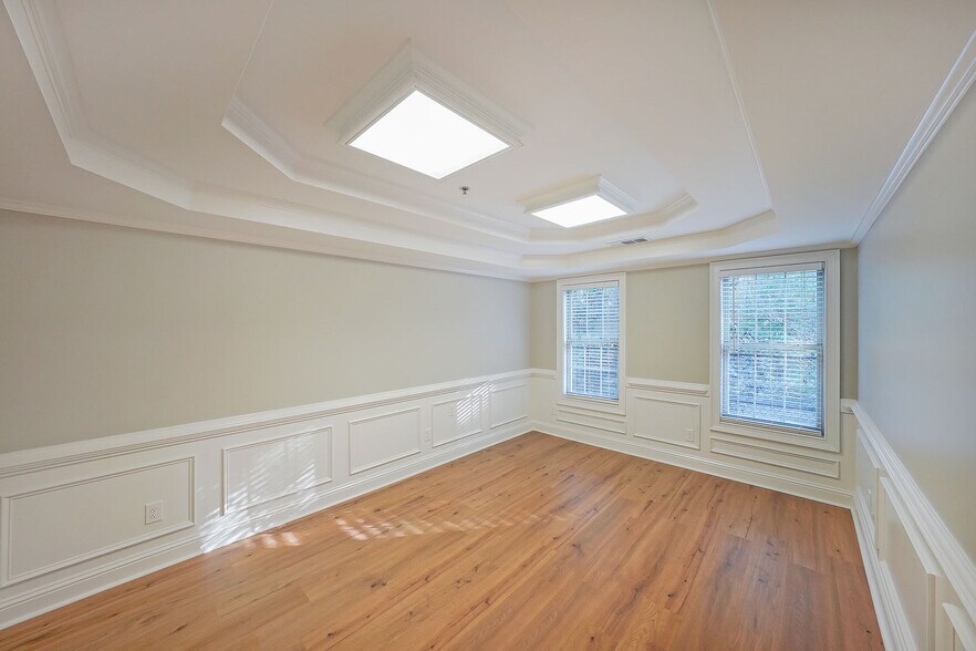 More Photos Of 1301 Shiloh Rd, Kennesaw Office For Sale