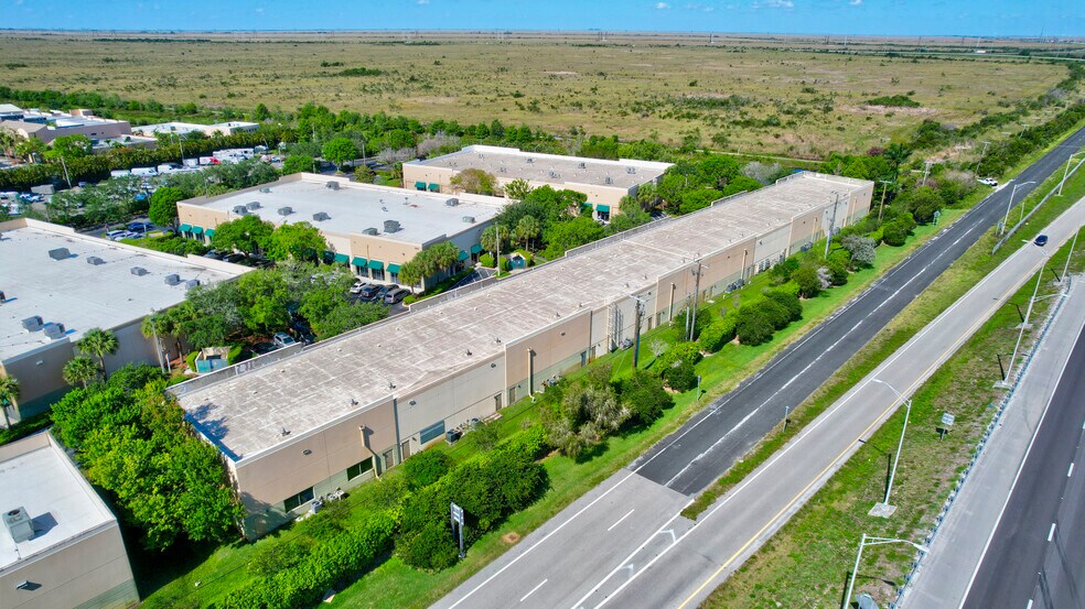 More Photos Of 2900 Glades Cir, Weston Unknown For Lease