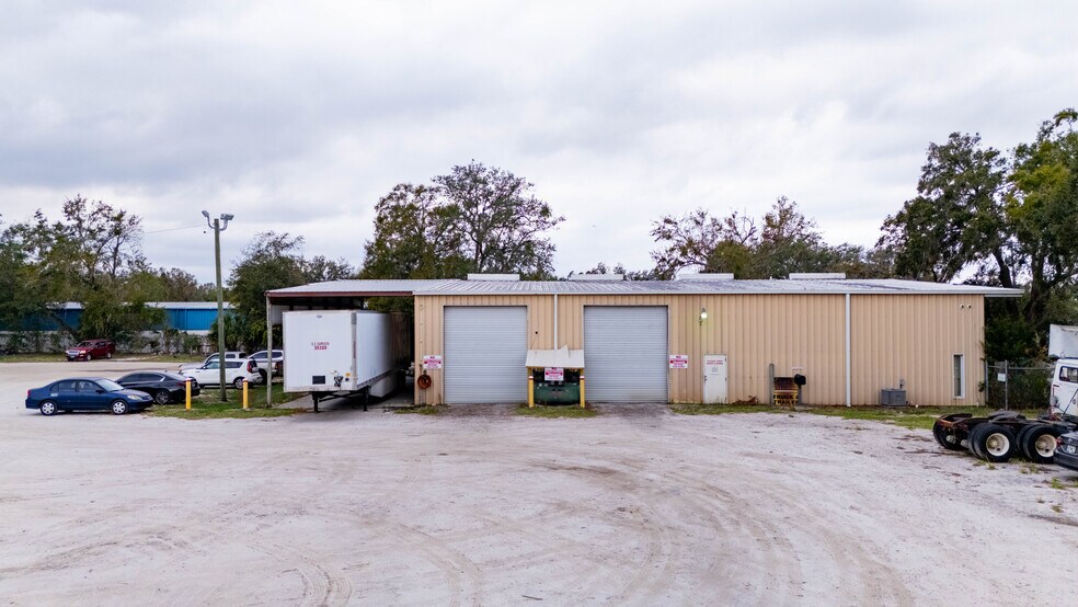More Photos Of 2701 Airport Rd, Plant City Warehouse For Sale