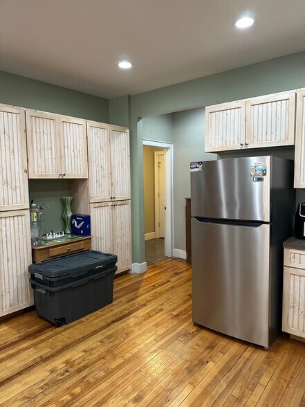 More Photos Of 162-164 Glen St, Glens Falls Storefront Retail Residential For Lease