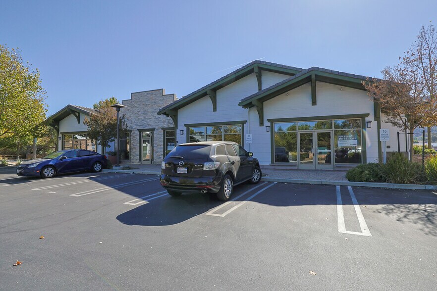 More Photos Of 29105-29125 Canwood St, Agoura Hills Restaurant For Lease