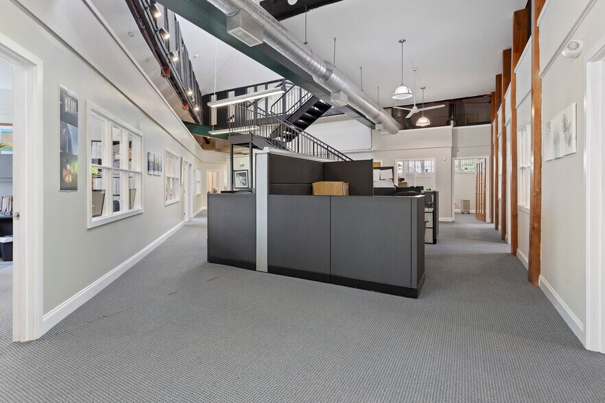 More Photos Of 101 N Providence Rd, Wallingford Office For Sale