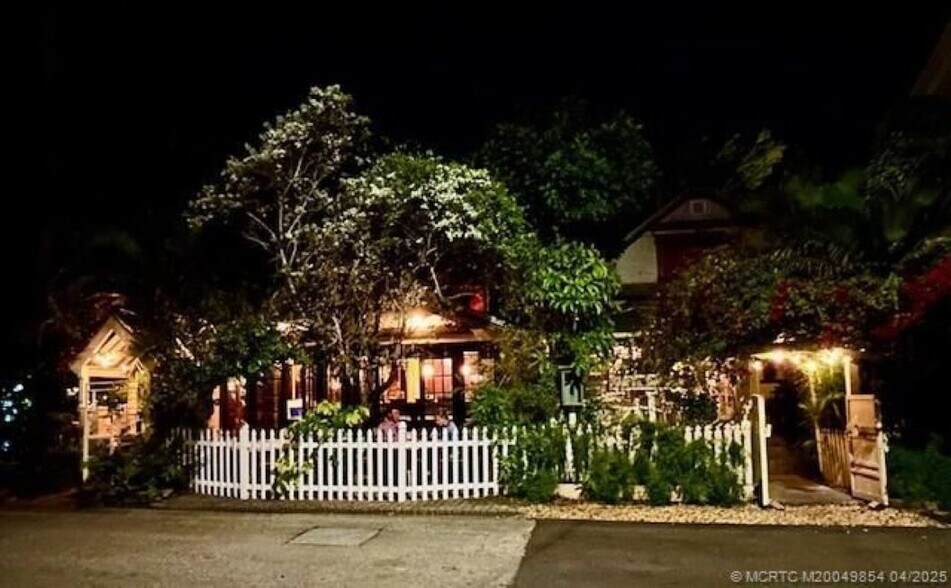 More Photos Of 3220 and 3224 NE Maple Ave, Jensen Beach Specialty For Sale