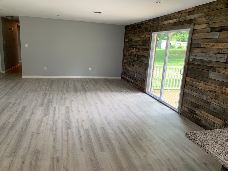 More Photos Of 9215 Baltimore National Pike, Middletown Specialty For Sale