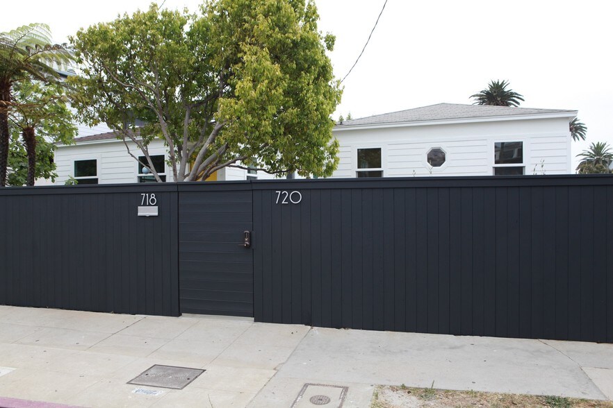 More Photos Of 718-720 Hampton Dr, Venice Office For Sale