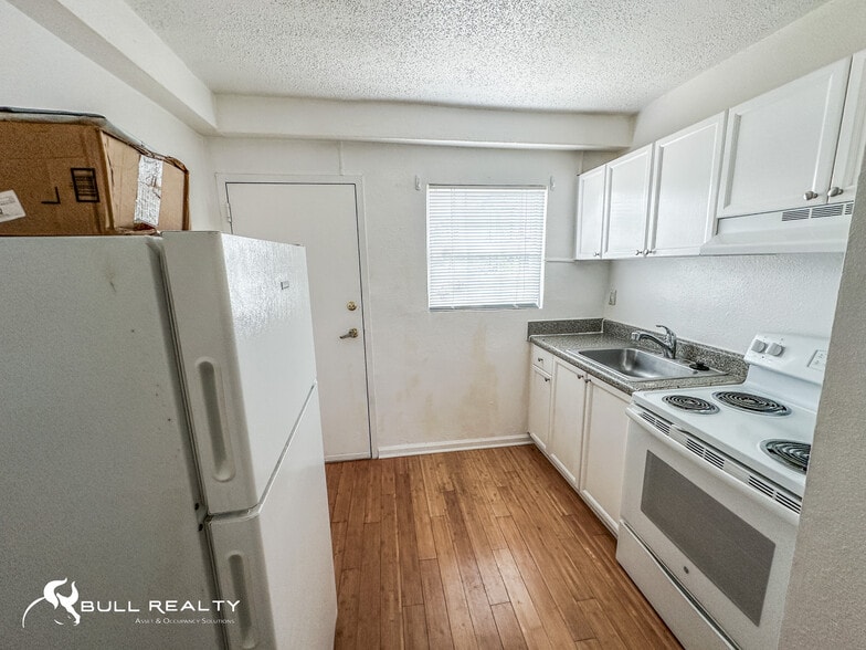 More Photos Of 2099 Martin Luther King Dr, Atlanta Apartments For Sale