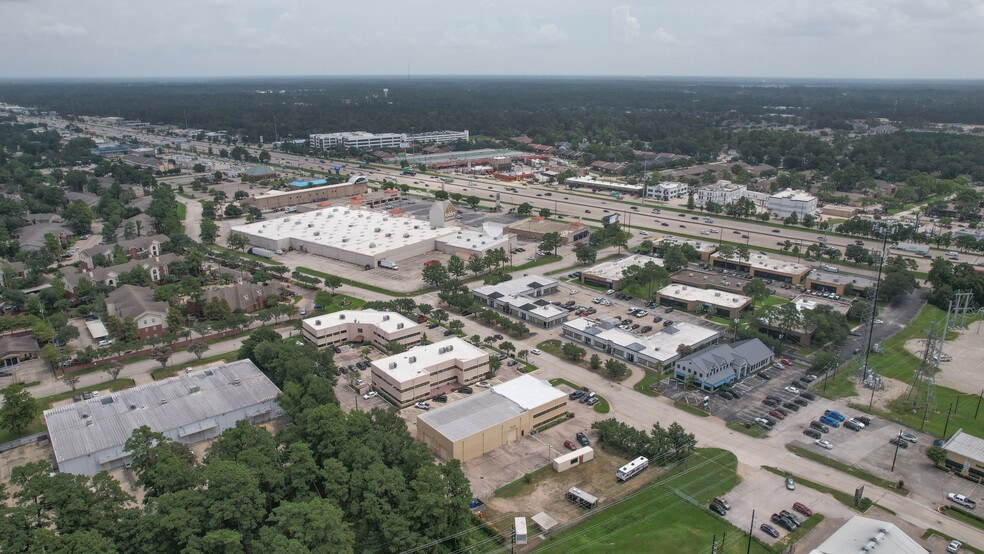 More Photos Of 25349-25351 Borough Park Dr, Spring Light Manufacturing For Sale