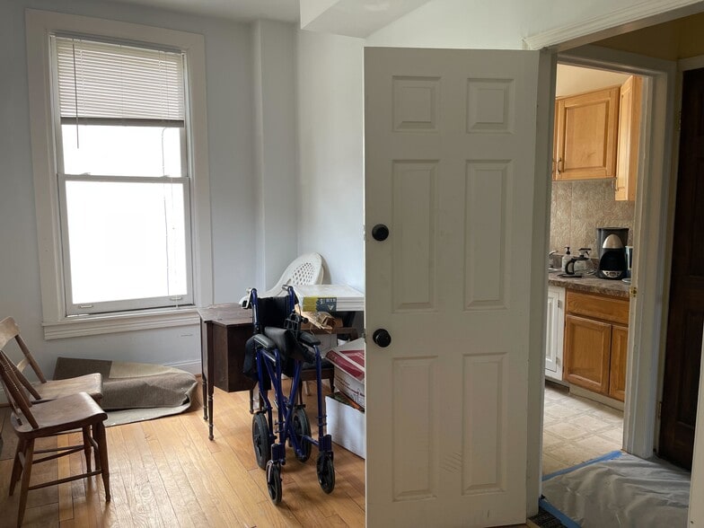 More Photos Of 406 5th St NW, Washington Office For Lease