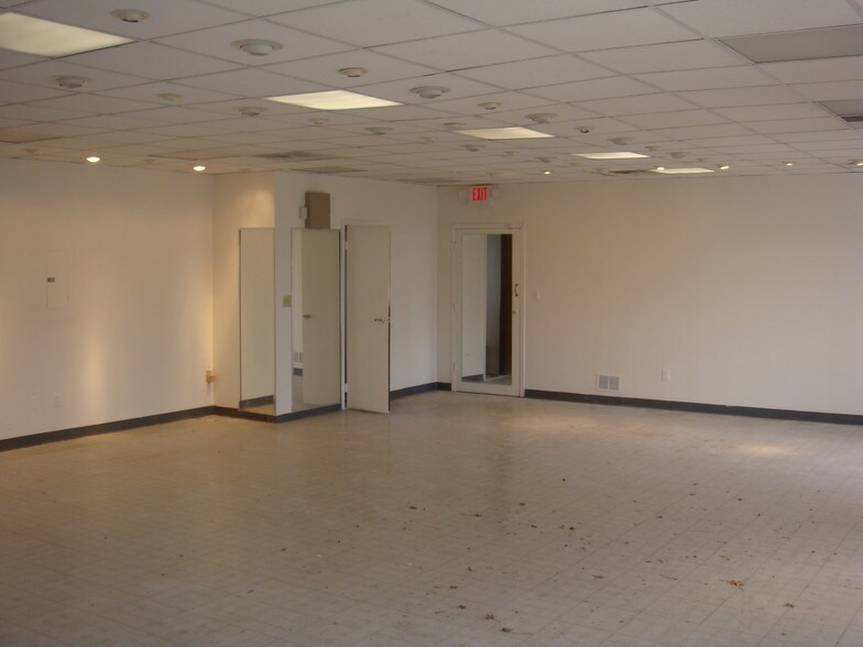 More Photos Of 1173-1175 Green St, Iselin Storefront Retail Office For Sale