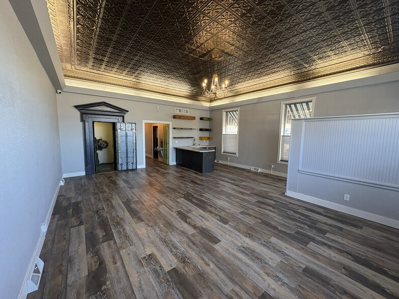 More Photos Of 104 Cedar Ave E, Pillager Storefront For Sale