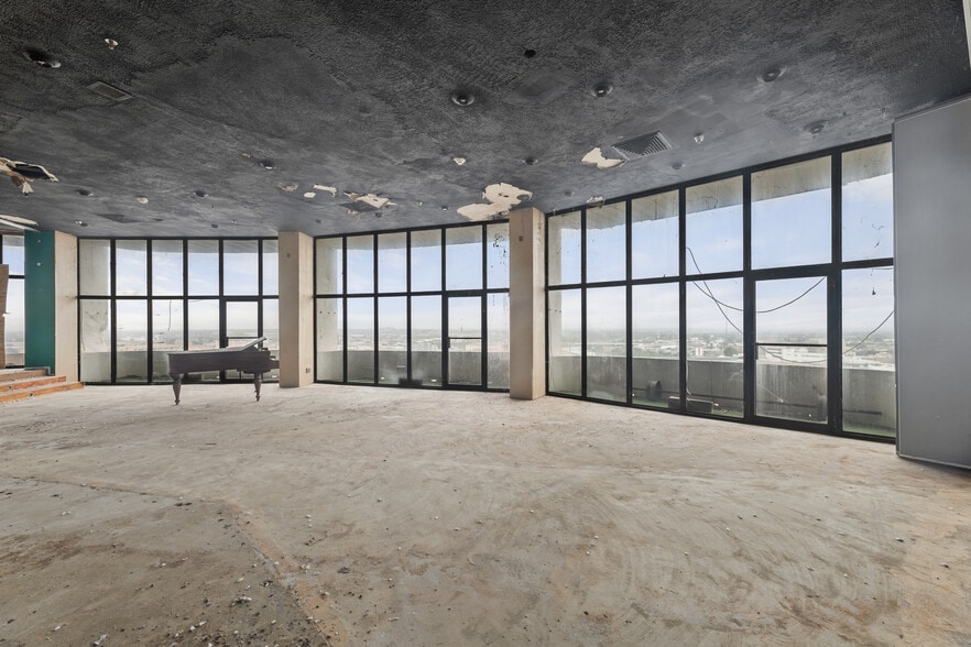 More Photos Of 1 S Main Ave, Laredo Hotel For Sale