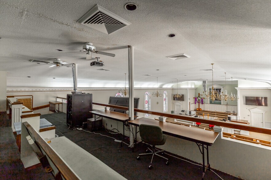 More Photos Of 4062 S Access Rd, Chattanooga Religious Facility For Sale