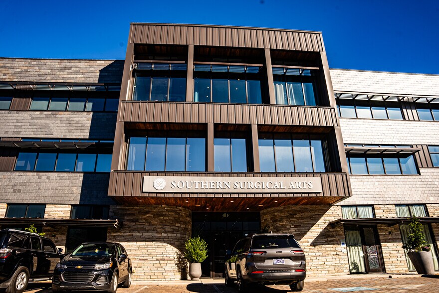 More Photos Of Downtown Chattanooga, TN, Chattanooga Medical For Sale