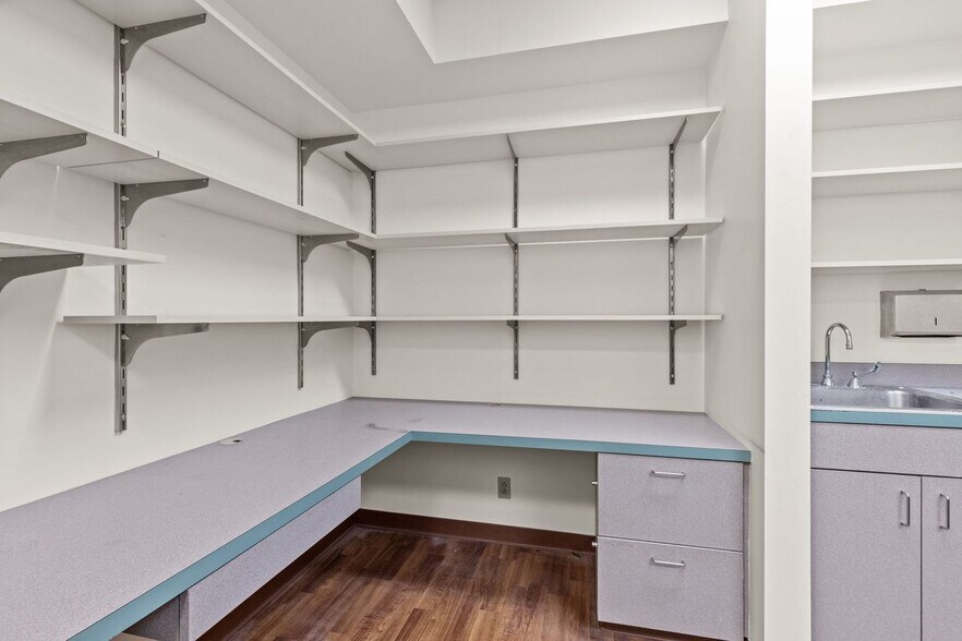 More Photos Of 15419 NE 20th St, Bellevue Medical For Sale