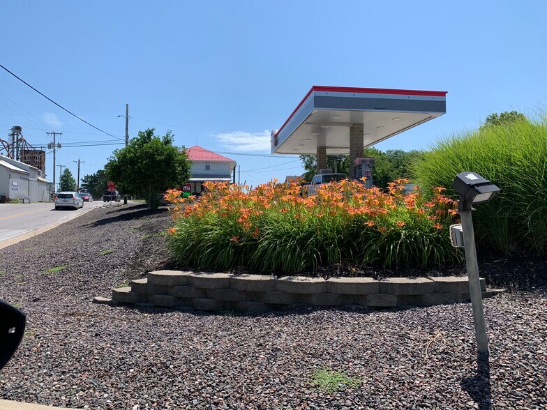 More Photos Of 30 W Highway D, New Melle Storefront Retail Office For Lease