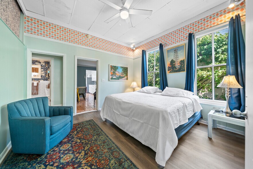 More Photos Of 741 Park Ave, Hot Springs Hotel For Sale