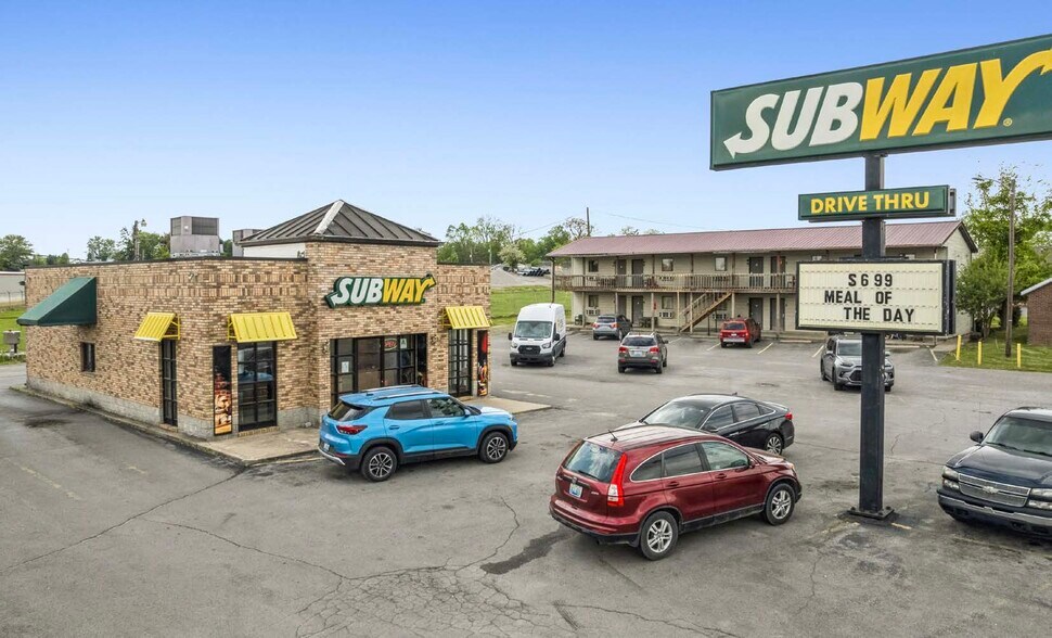 Primary Photo Of 809 US Highway 60 E, Morganfield Freestanding For Sale