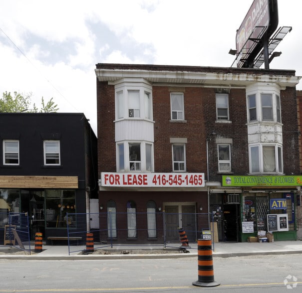 More Photos Of 817 Bloor St W, Toronto Storefront Retail Residential For Sale