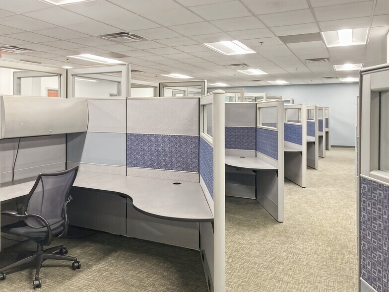 More Photos Of 44 Bearfoot Rd, Northborough Coworking Space