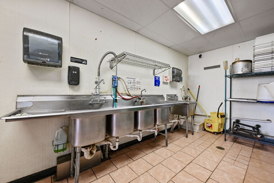 More Photos Of 1951-1981 S 8th St, Wisconsin Rapids General Retail For Sale