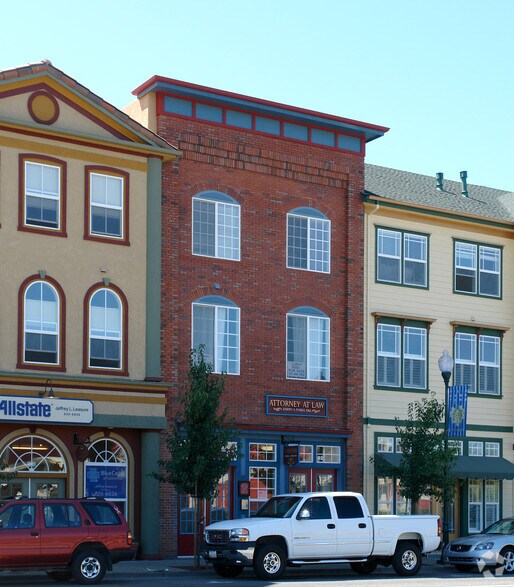 More Photos Of 220 Windsor River Rd, Windsor Apartments For Sale