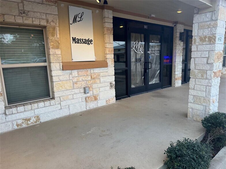 More Photos Of 3001 Joe Dimaggio Blvd, Round Rock Office For Lease