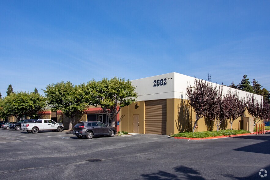 More Photos Of 2682 Middlefield Rd, Redwood City Unknown For Lease