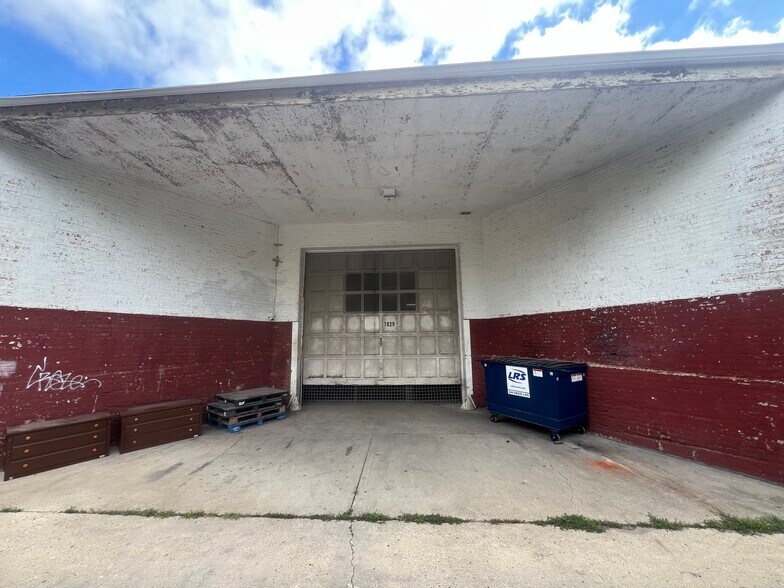 More Photos Of 7829-7839 W Grand Ave, Elmwood Park Warehouse For Lease