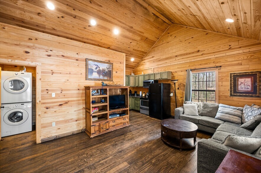 More Photos Of 54 Indian Creek Rd, Woodworth General Retail For Sale