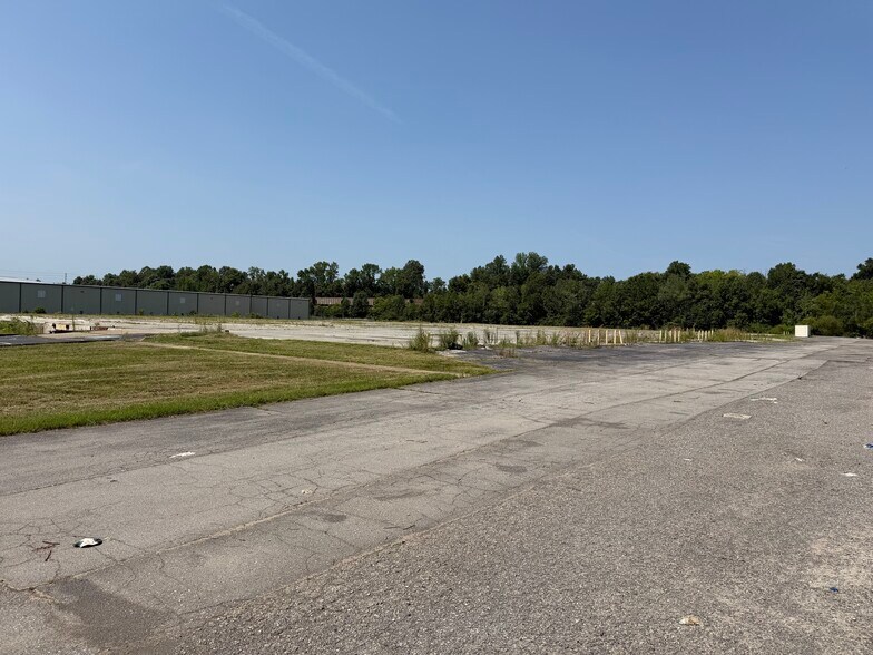 More Photos Of 835 Bill Jones Industrial Dr, Springfield Land For Sale