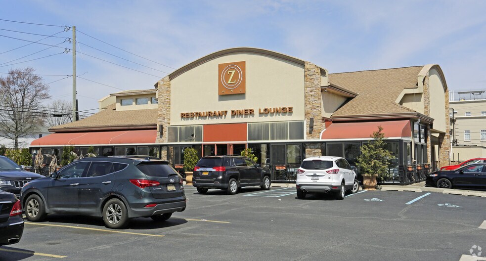 Primary Photo Of 1821 Richmond Ave, Staten Island Restaurant For Lease