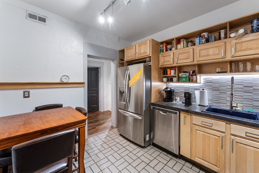More Photos Of 1415 Highland Ave, Knoxville Multifamily For Sale