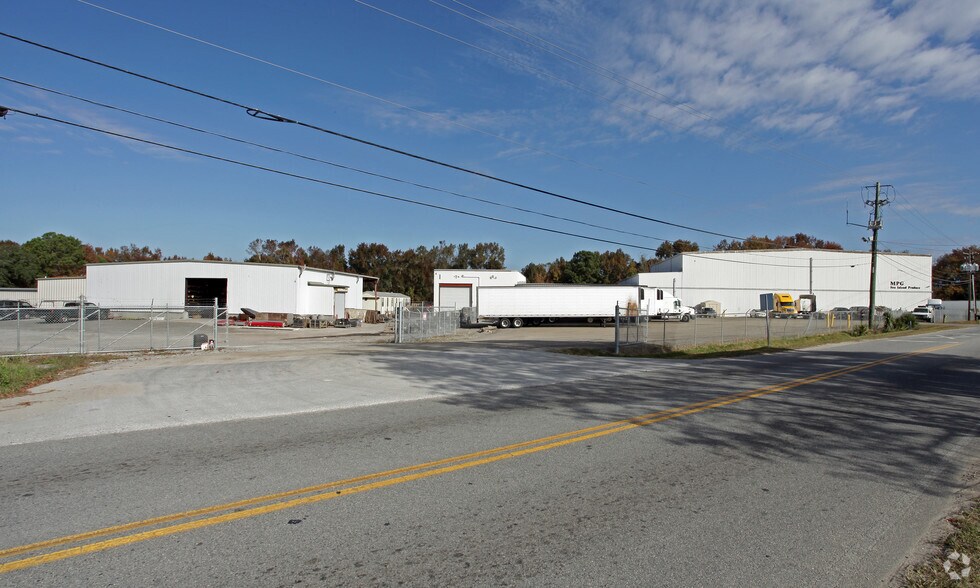 More Photos Of 2600 Louisville Rd, Savannah Distribution For Lease