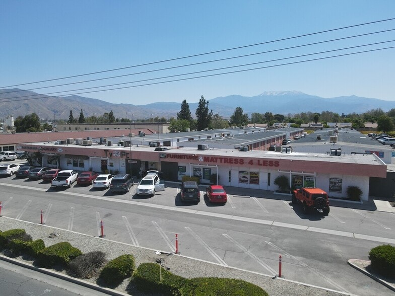 More Photos Of 980 N State St, Hemet Unknown For Lease