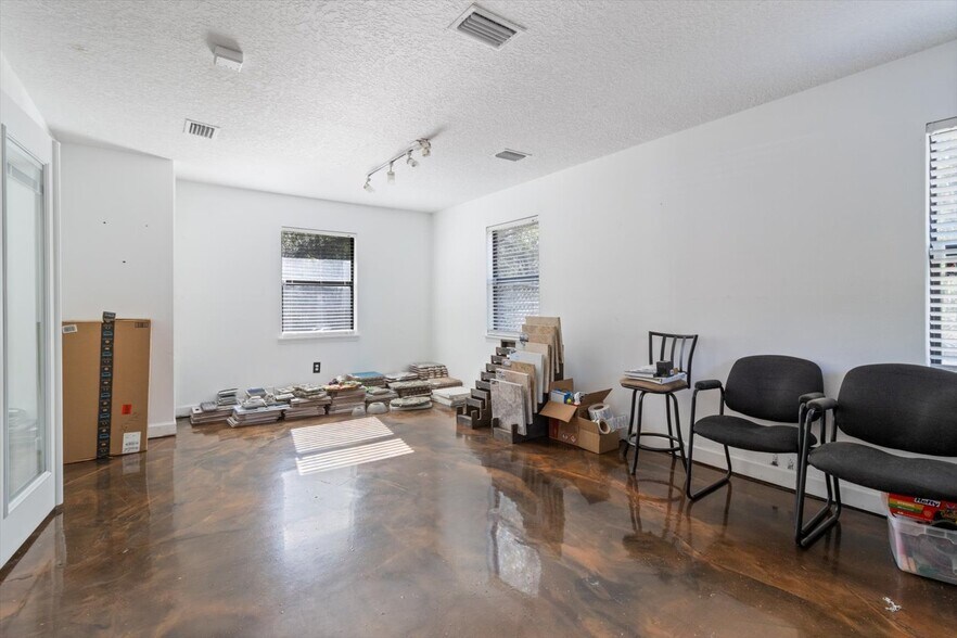 More Photos Of 7630 W Dunnellon Rd, Dunnellon Office For Sale