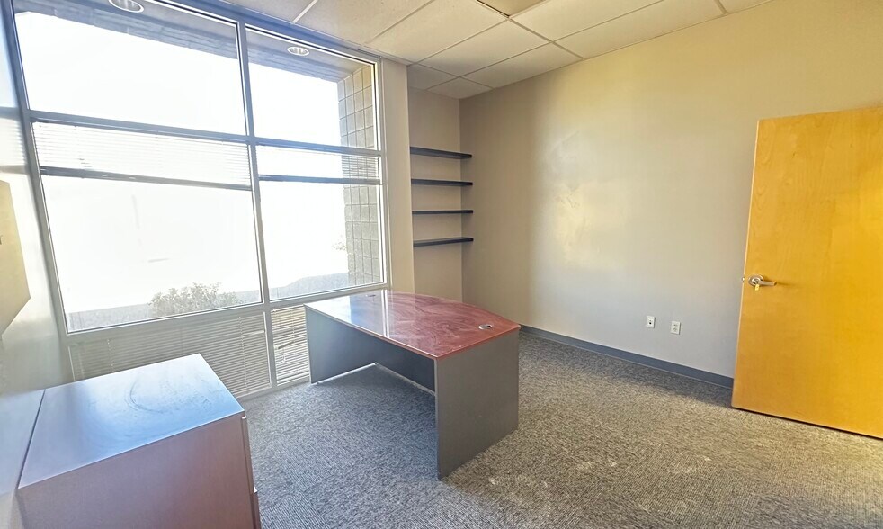 More Photos Of 12455 N 92nd Dr, Peoria Warehouse For Lease