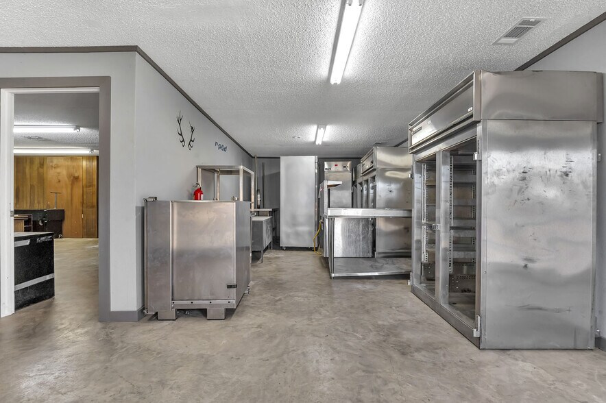 More Photos Of 211 Glover Dr, Newton General Retail For Sale