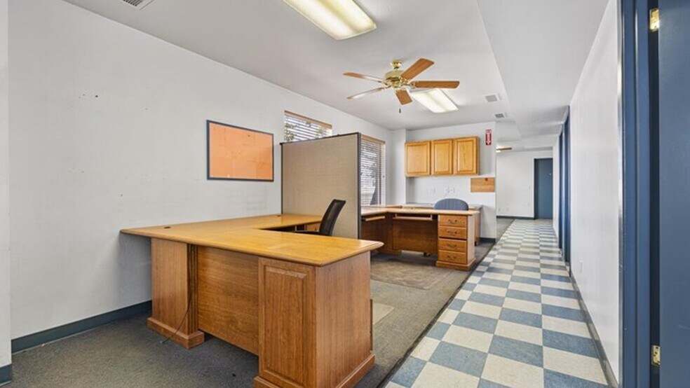 More Photos Of 6309 Seven Seas Ave, Bakersfield Warehouse For Lease