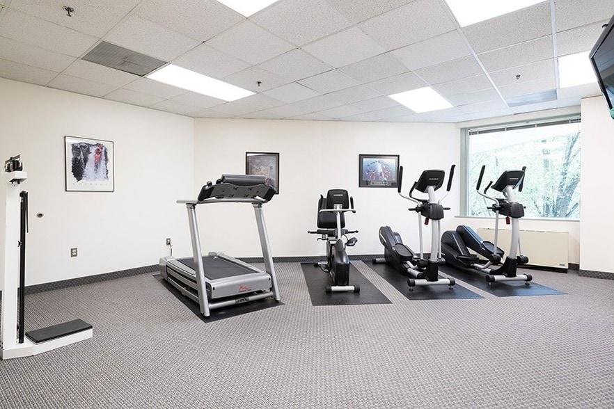 More Photos Of 4041 Powder Mill Rd, Beltsville Office Residential For Lease