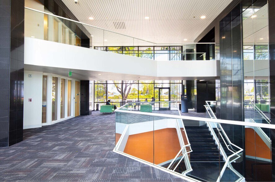 More Photos Of 700 Airport Blvd, Burlingame Office For Sale