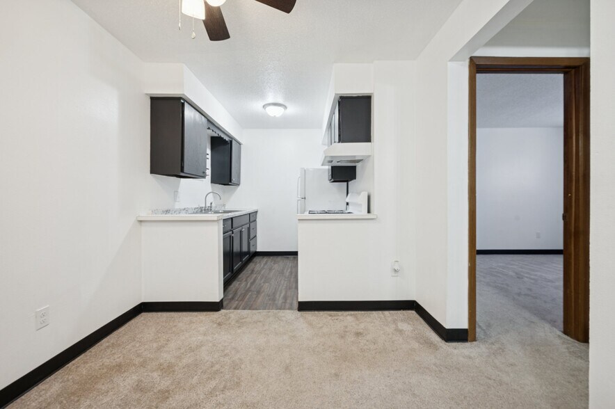 More Photos Of 2061 Tremainsville Rd, Toledo Apartments For Sale