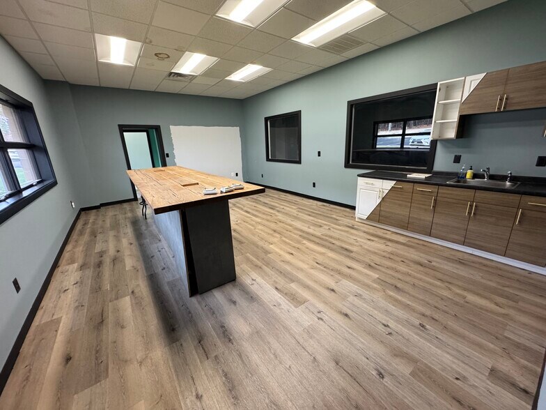 More Photos Of 245 Old Egg Harbor Rd, Berlin Township Manufacturing For Lease