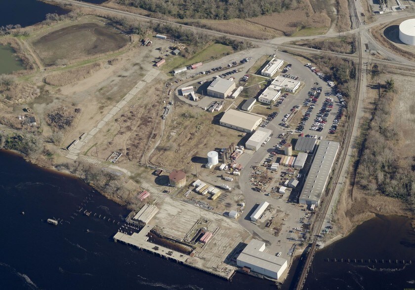 More Photos Of 700 Rosemont Ave, Chesapeake Industrial For Sale