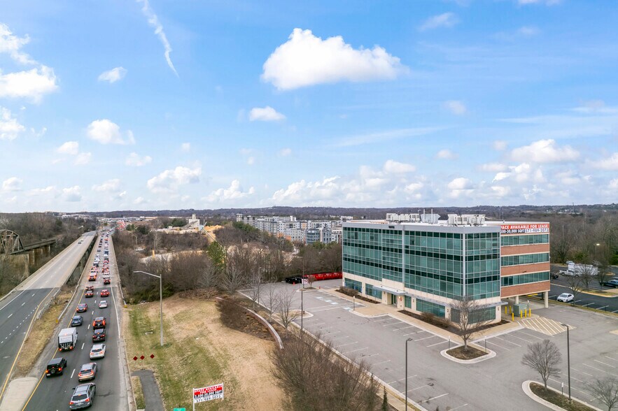 More Photos Of 10718 Richmond Hwy, Lorton Office For Lease